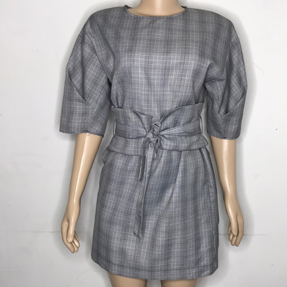 💥💥Zara collection plaid dress size 8 with belt💥

8004